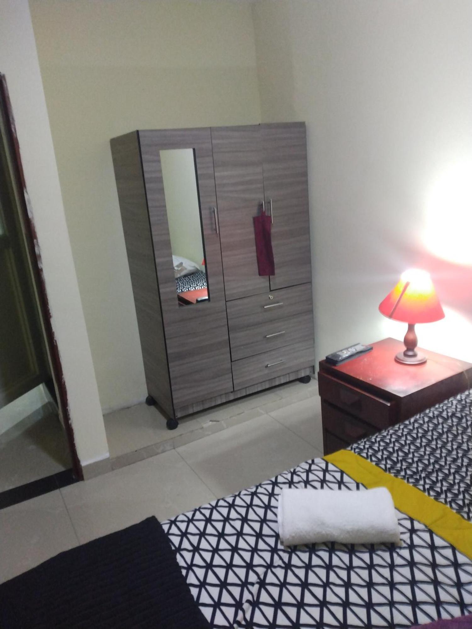 Y Cerca Del Aeropuerto Apartamento